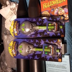 Vintage 2004 Spookytime Halloween Light-up Wand Set. New/Never Opened.